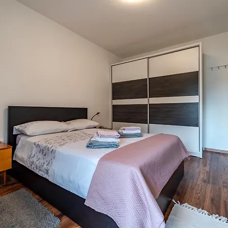 Val Apartment